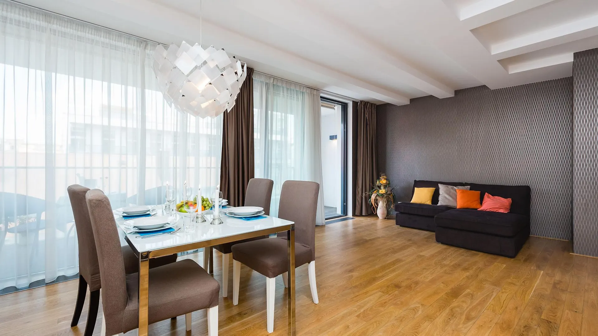 EMPIRENT Karlin Apartments Prag 4*,