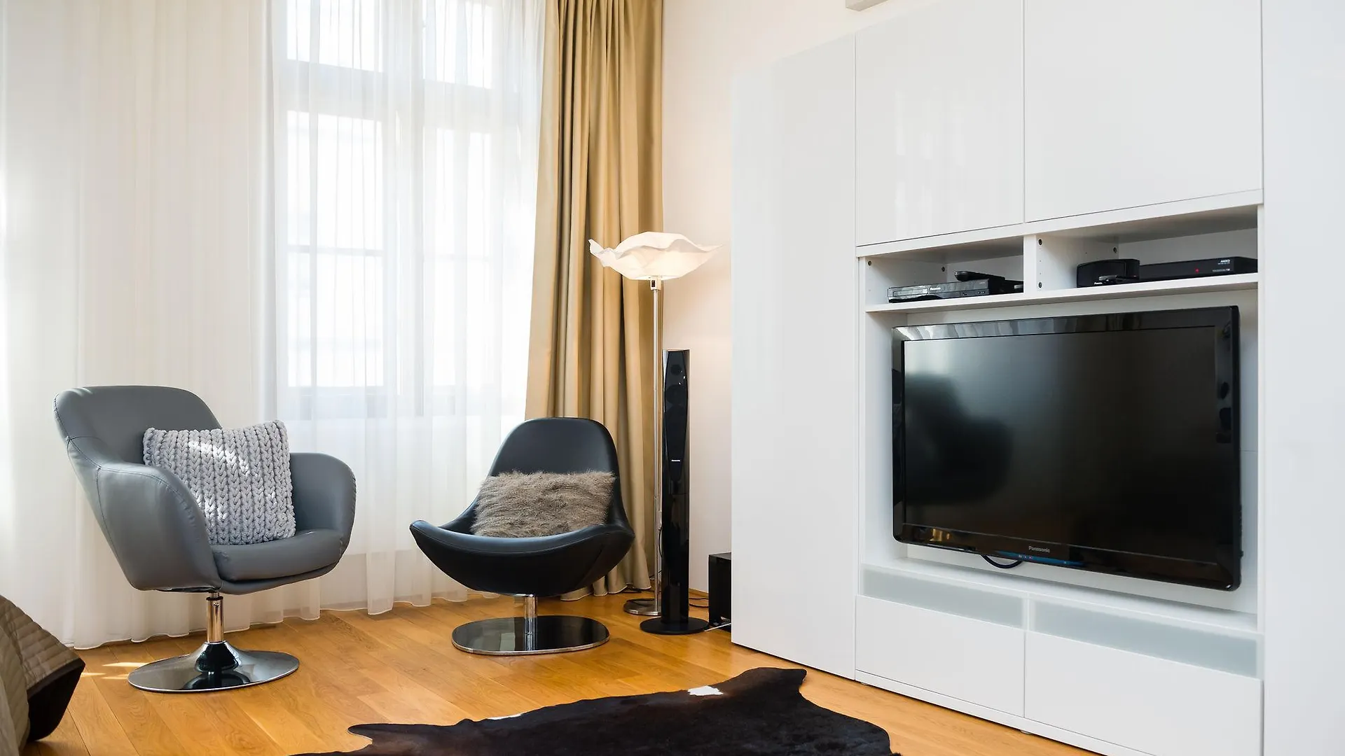 EMPIRENT Karlin Apartments Prag Aparthotel