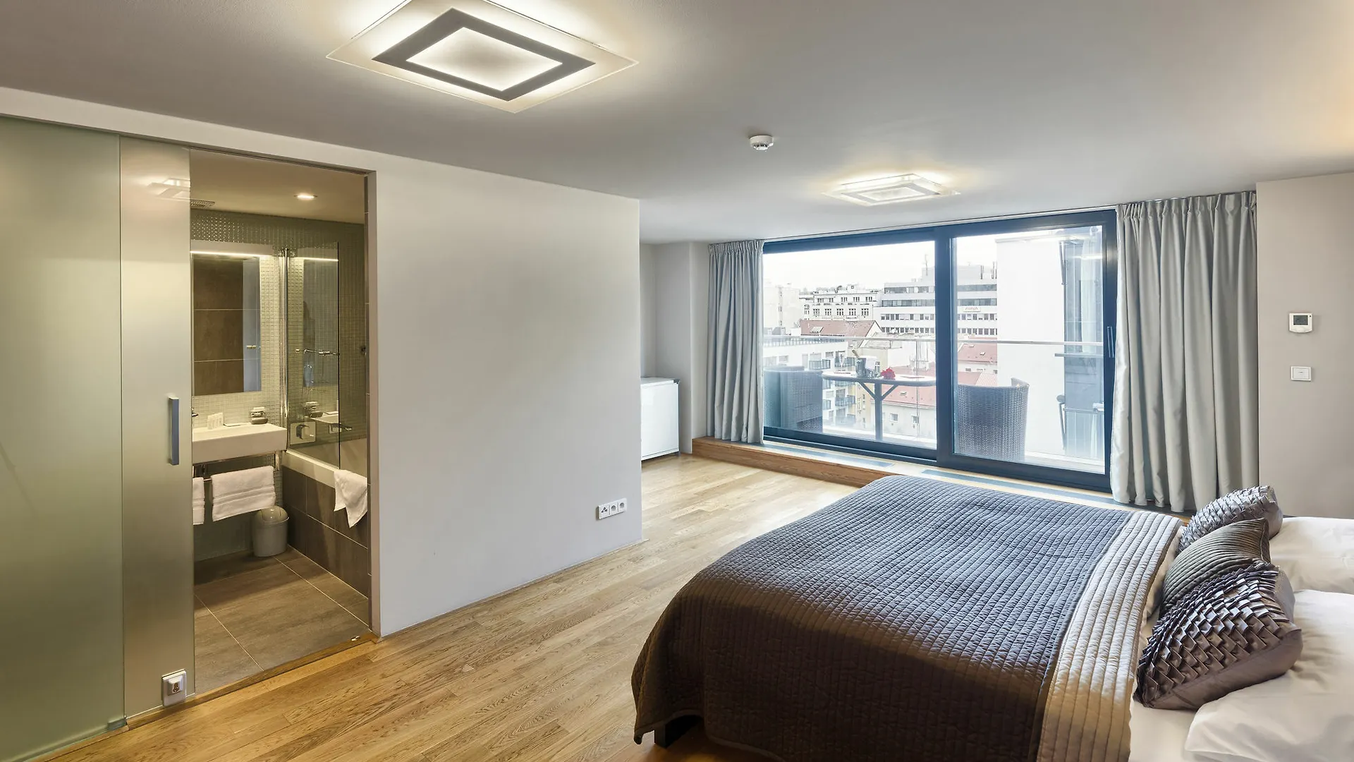 EMPIRENT Karlin Apartments Prag 4*,