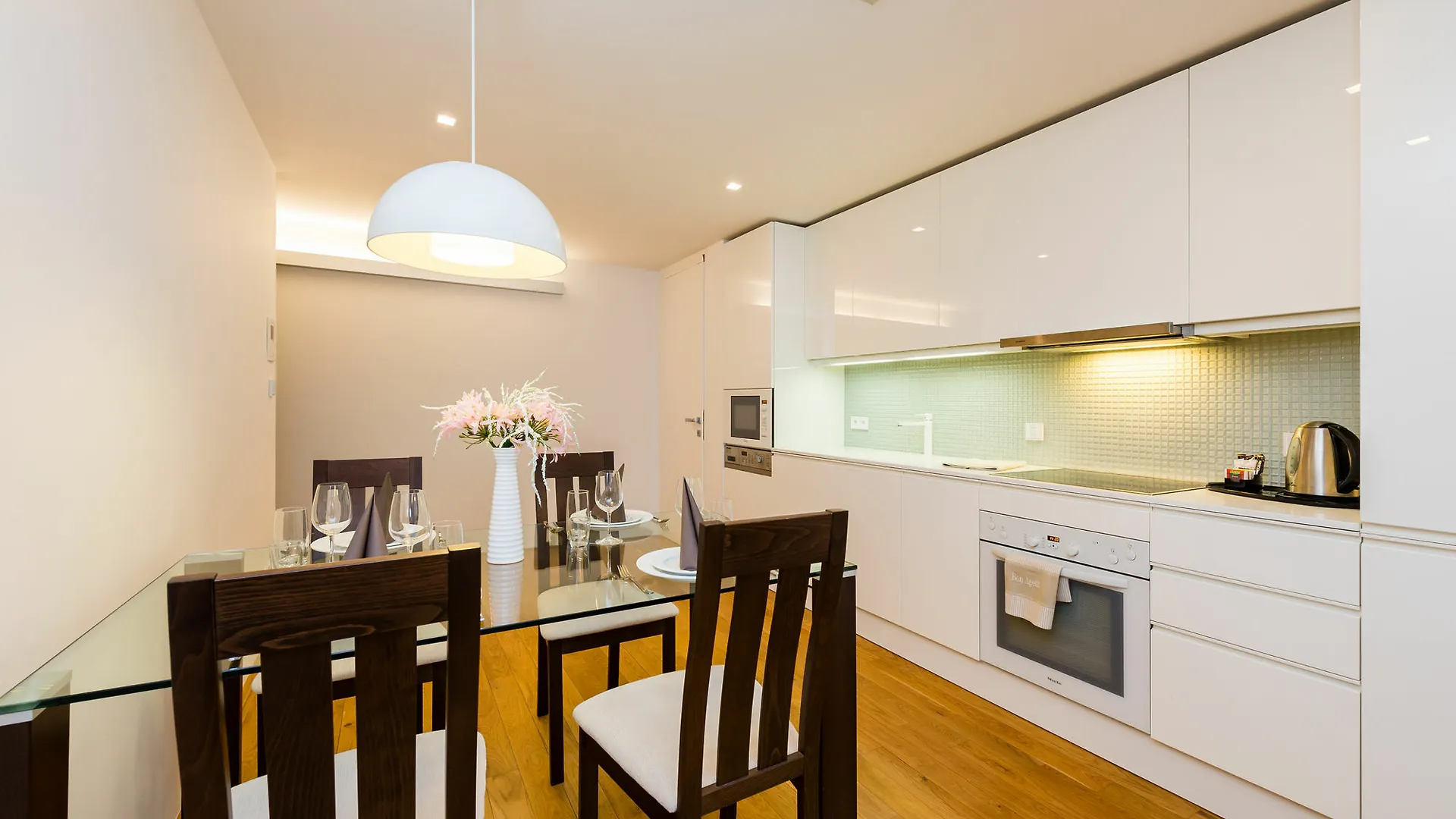 EMPIRENT Karlin Apartments Prag 4*,